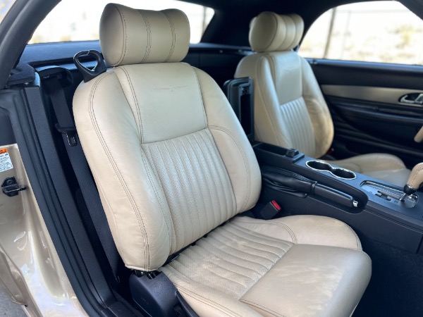 Used-2005-Ford-Thunderbird-Deluxe