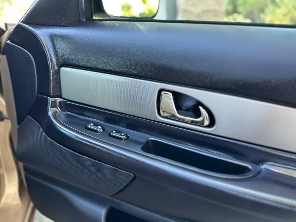 Used-2005-Ford-Thunderbird-Deluxe