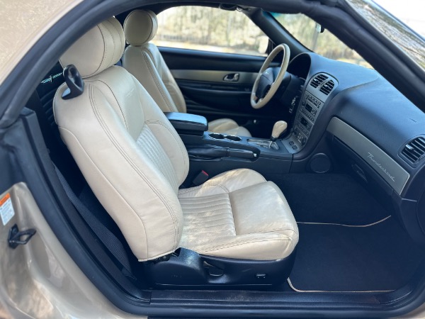 Used-2005-Ford-Thunderbird-Deluxe