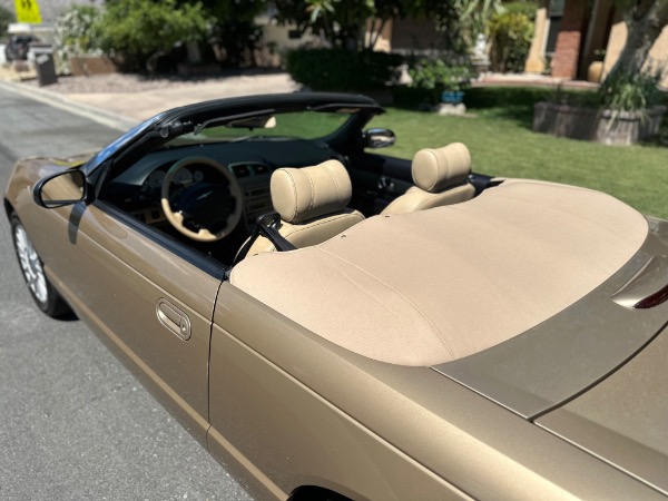 Used-2005-Ford-Thunderbird-Deluxe