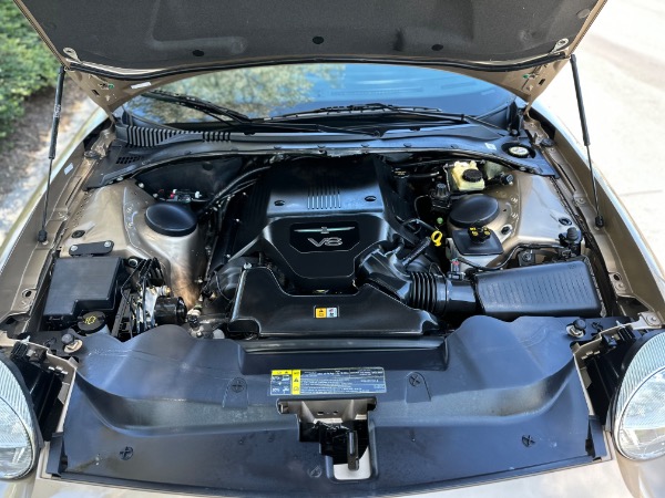 Used-2005-Ford-Thunderbird-Deluxe