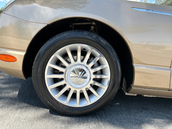 Used-2005-Ford-Thunderbird-Deluxe