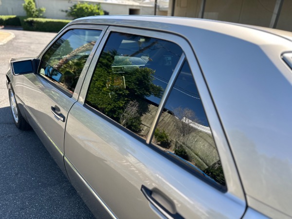 Used-1995-Mercedes-Benz-E320-luxe