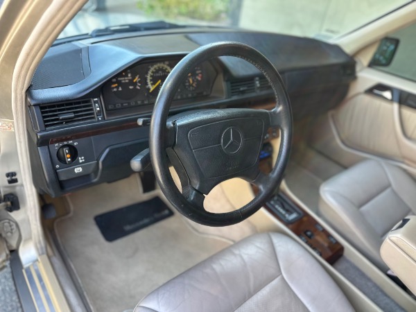 Used-1995-Mercedes-Benz-E320-luxe