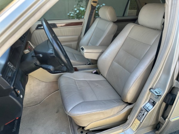 Used-1995-Mercedes-Benz-E320-luxe