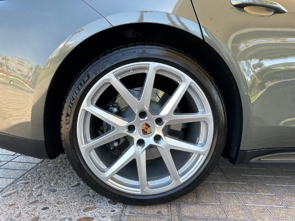 Used-2025-Porsche-Panamera-4-E-Hybrid
