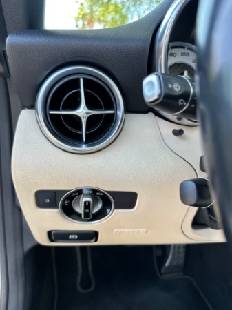 Used-2015-Mercedes-Benz-SLK-250-luxe