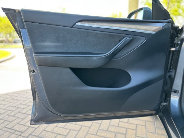 Used-2023-Tesla-Model-Y-Long-Range