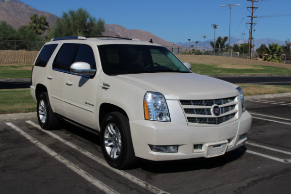 Used-2012-Cadillac-Escalade-Premium