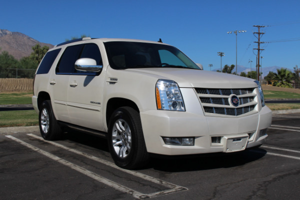 Used-2012-Cadillac-Escalade-Premium