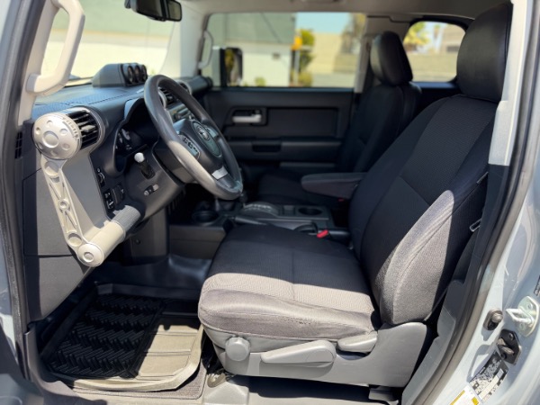 Used-2014-Toyota-FJ-Cruiser