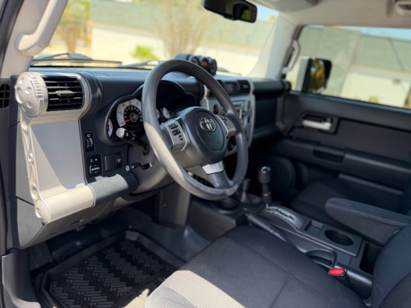 Used-2014-Toyota-FJ-Cruiser