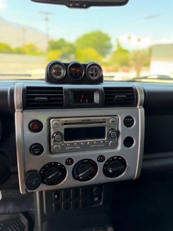 Used-2014-Toyota-FJ-Cruiser