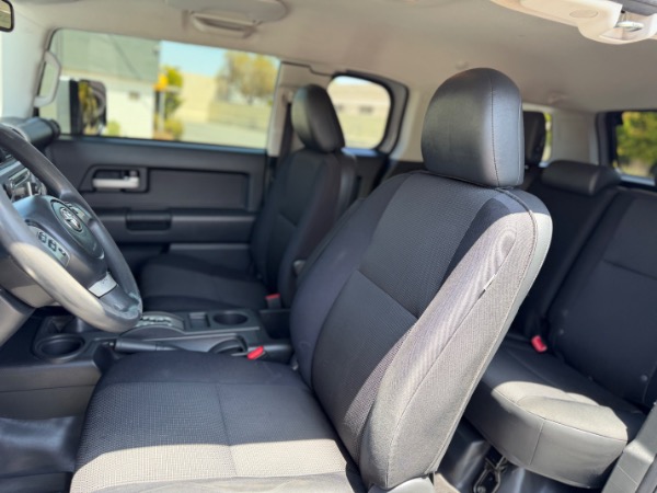 Used-2014-Toyota-FJ-Cruiser