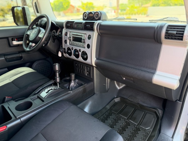Used-2014-Toyota-FJ-Cruiser