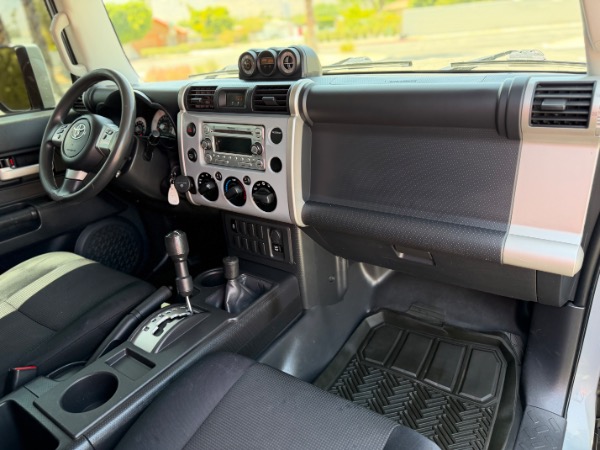 Used-2014-Toyota-FJ-Cruiser