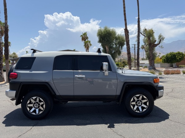 Used-2014-Toyota-FJ-Cruiser