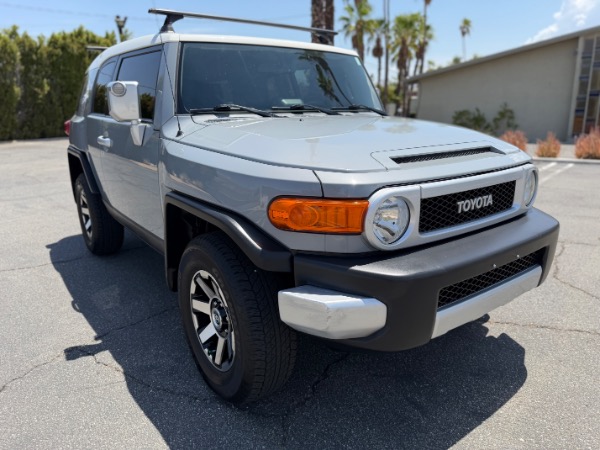 Used-2014-Toyota-FJ-Cruiser