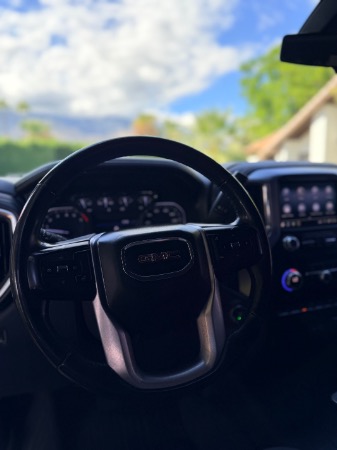 Used-2020-GMC-Sierra-1500-Elevation