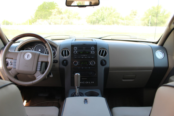 Used-2008-Lincoln-Mark-LT