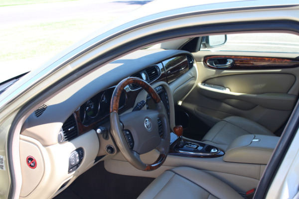 Used-2008-Jaguar-XJ-Series-Vanden-Plas