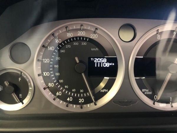 Used-2014-Aston-Martin-V8-Vantage-Roadster