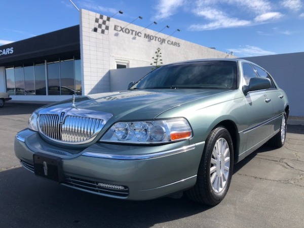 Used-2004-Lincoln-Town-Car-Signature