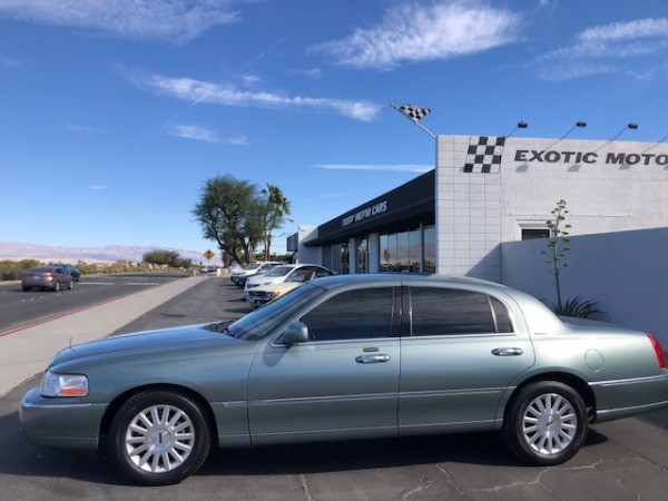 Used-2004-Lincoln-Town-Car-Signature