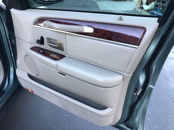 2004 lincoln town car door panel discount