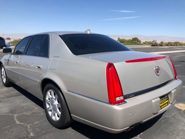 Used-2009-Cadillac-DTS-Luxury-6-Passenger