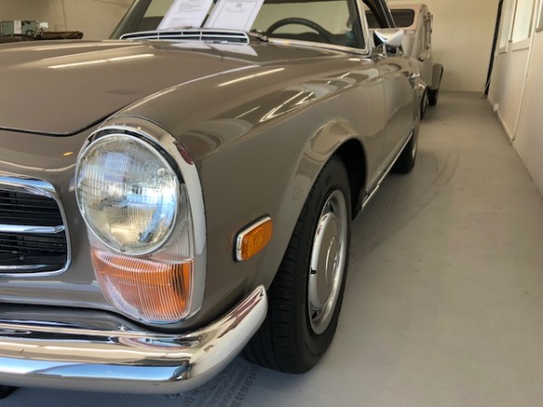 Used-1970-Mercedes-Benz-280-SL-Roadster