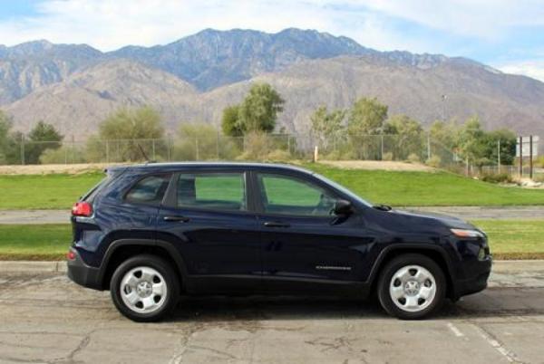 Used-2015-Jeep-Cherokee-Sport