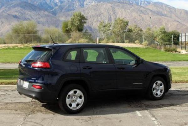 Used-2015-Jeep-Cherokee-Sport