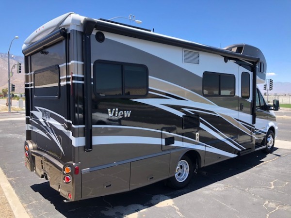 Used-2016-Mercedes-Benz-2017-Winnebago-View-3500