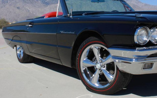 Used-1964-Ford-Thunderbird