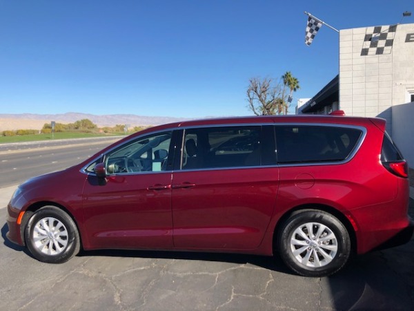 Used-2017-Chrysler-Pacifica-Touring