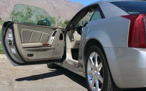 Used-2005-Cadillac-XLR