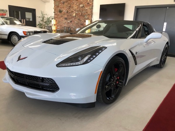 Used-2019-Chevrolet-Corvette-Stingray