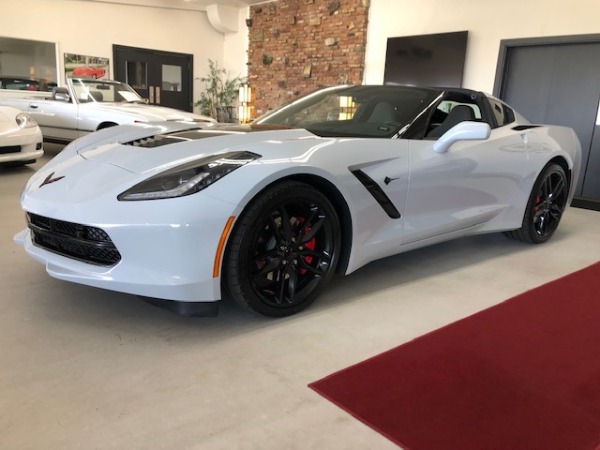 Used-2019-Chevrolet-Corvette-Stingray