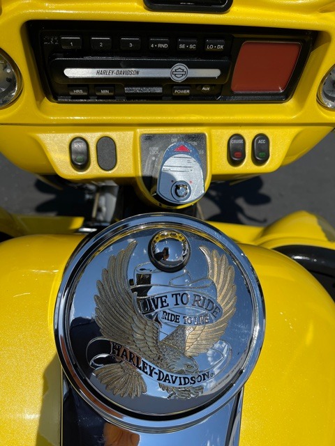 Used-2005-Harley-Davidson-Electra-Glide-CVO-Screaming-Eagle-edition