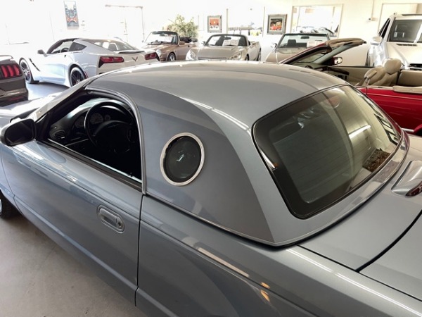 Used-2005-Ford-Thunderbird-Deluxe