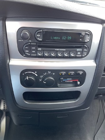 Used-2005-Dodge-Ram-1500-SRT-10