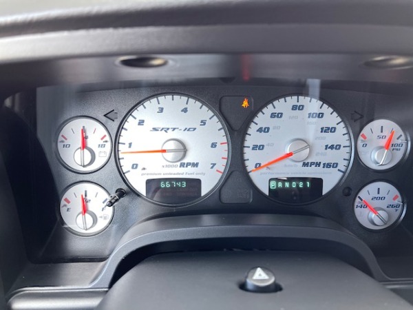 Used-2005-Dodge-Ram-1500-SRT-10