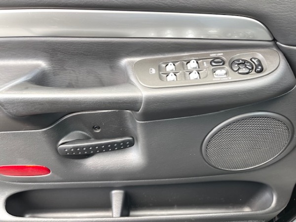 Used-2005-Dodge-Ram-1500-SRT-10