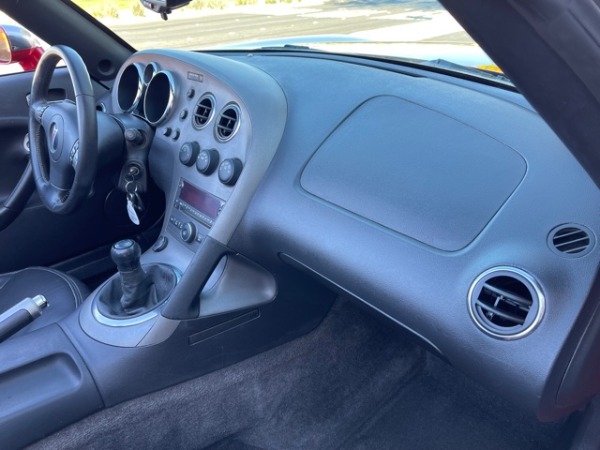 Used-2008-Pontiac-Solstice