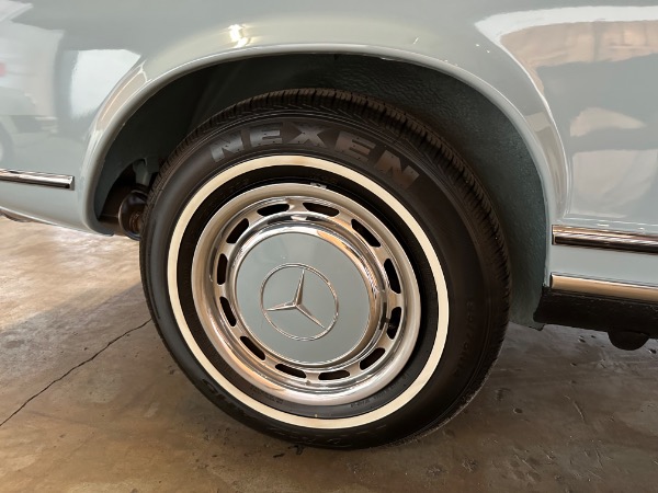 Used-1969-Mercedes-Benz-280-SL