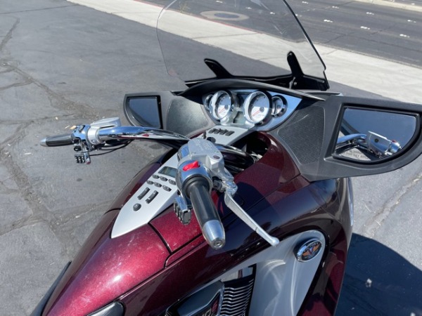 Used-2009-Victory-Vision