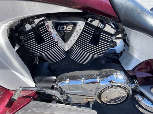 Used-2009-Victory-Vision