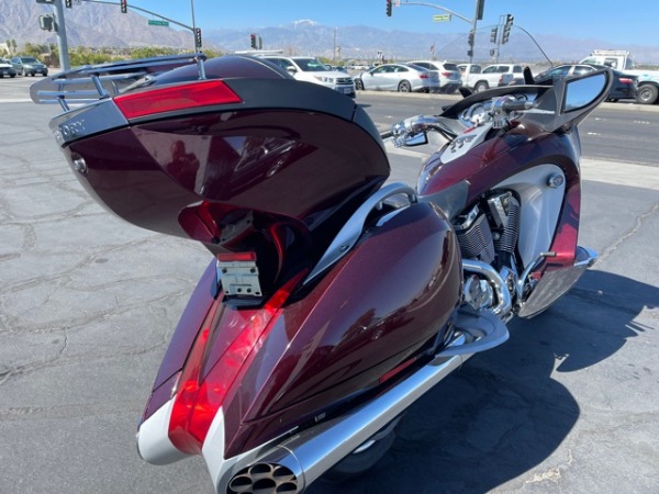 Used-2009-Victory-Vision