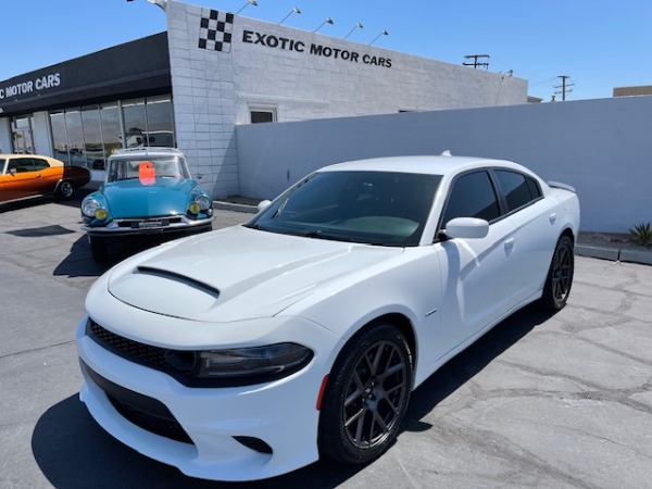 Used-2016-Dodge-Charger-R/T